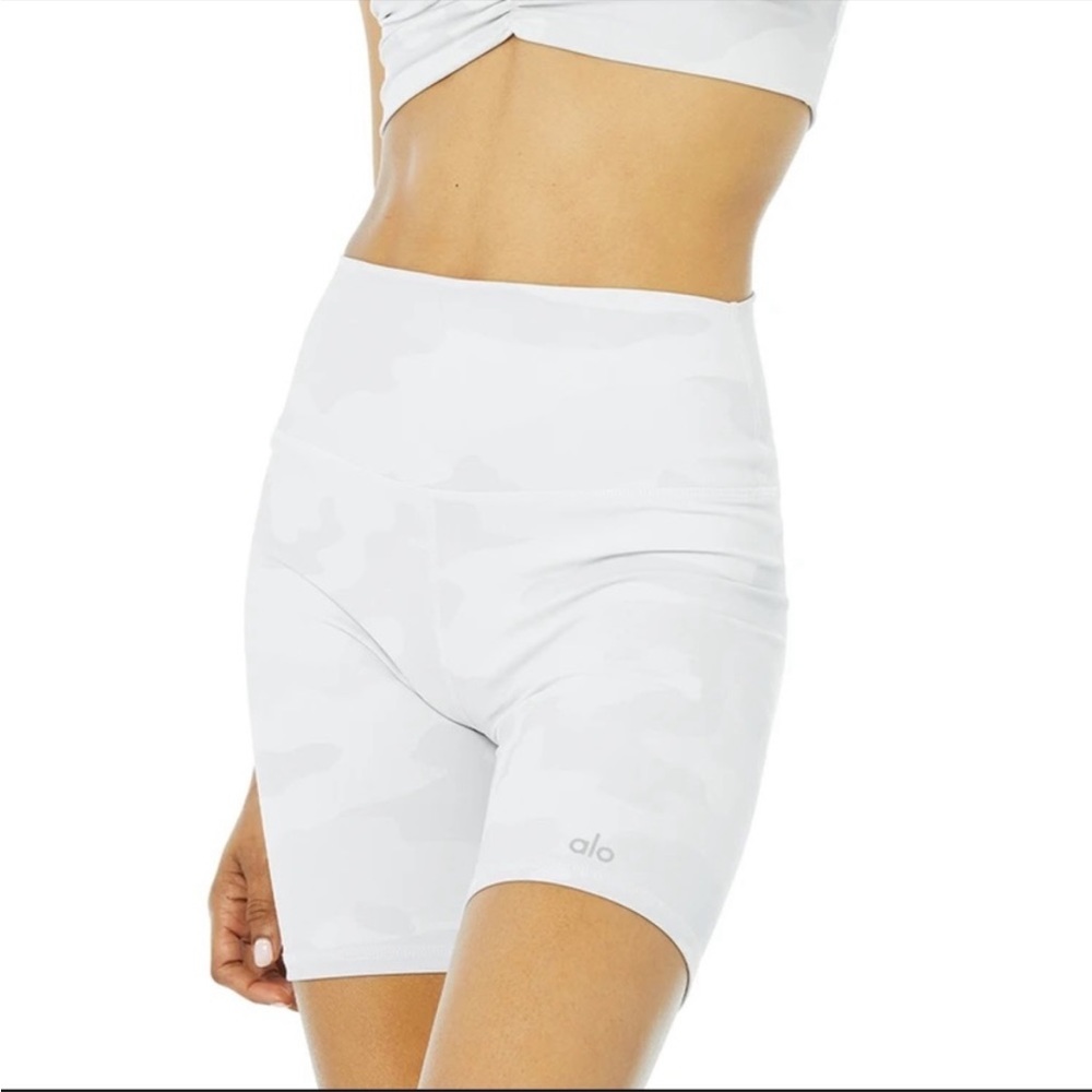 Alo Yoga High-waist Vapor Shorts - EUC